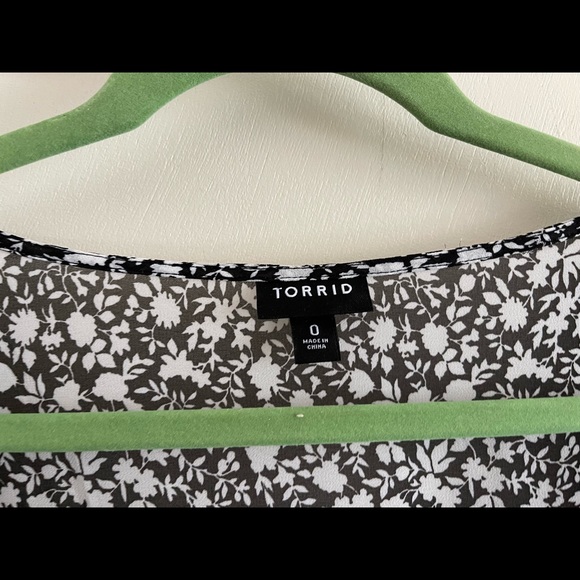 Torrid Peasant Top - Picture 3 of 7